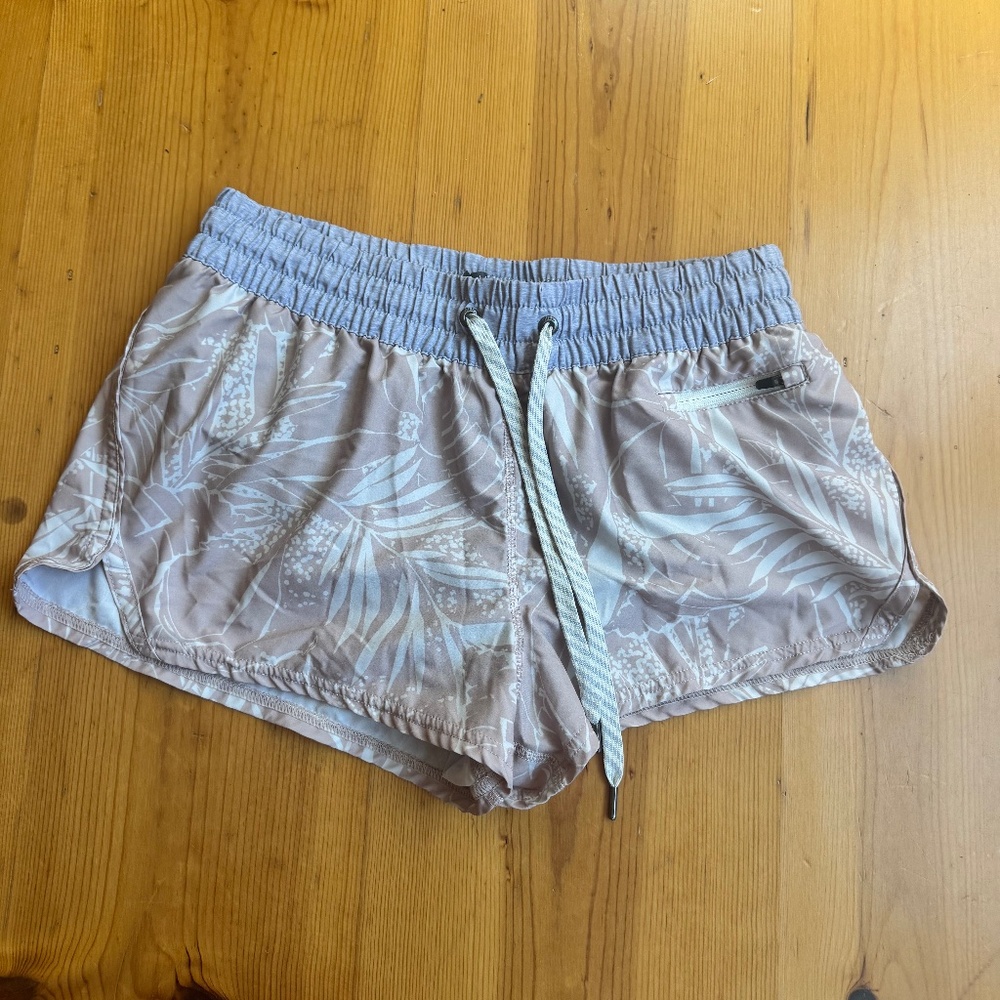 Vuori Clementine 2” short, size M